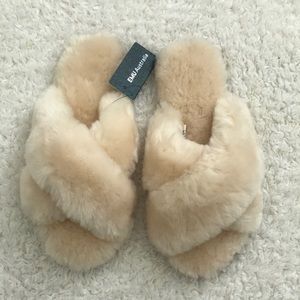 Emu Australia fuzzy slippers